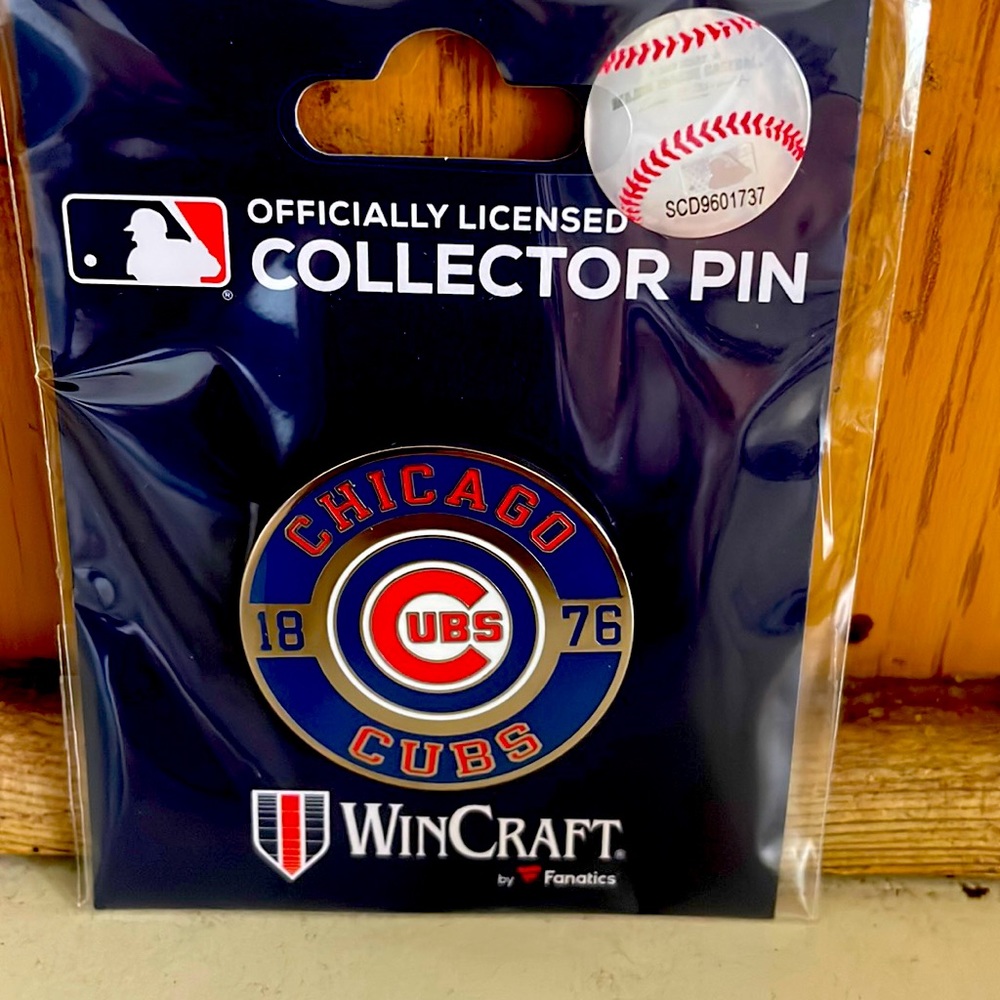 Chicago cubs pin established 1876 hat lapel collector.